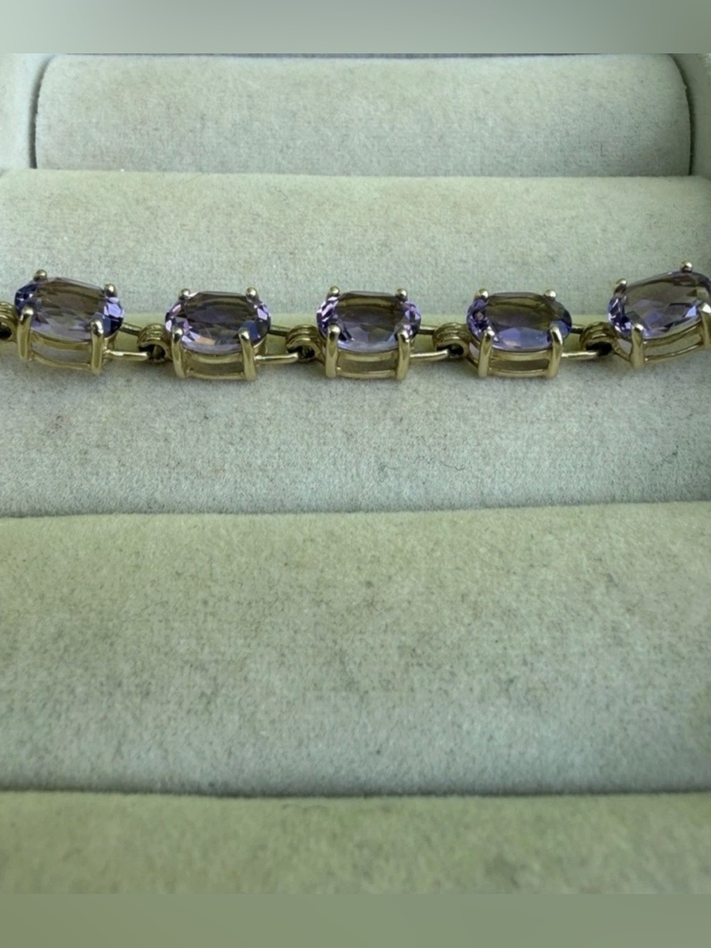 Genuine Amethyst 18 Stone 10kt YG Bracelet 7.5" W/Box Clasp Safety Latch - Picture 9 of 12